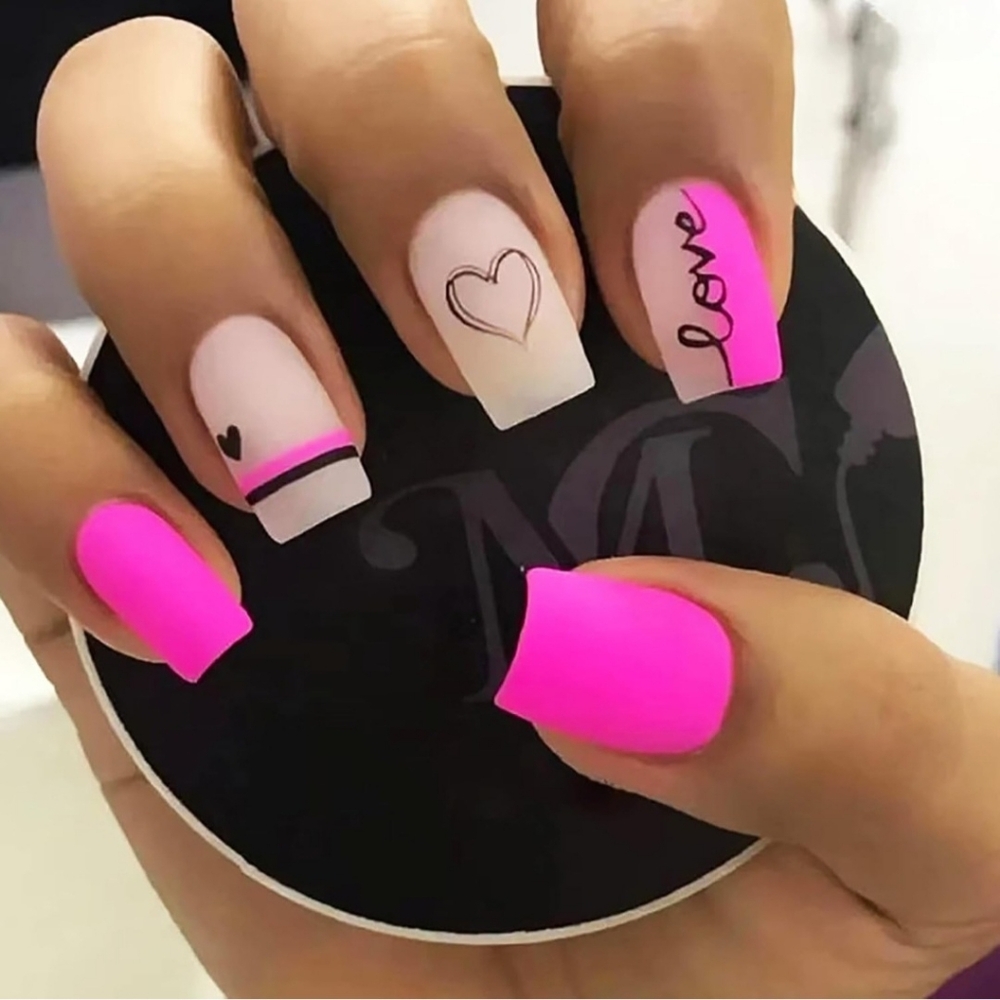 🍒🍒 24 Pieces Pink Love Press On Nails